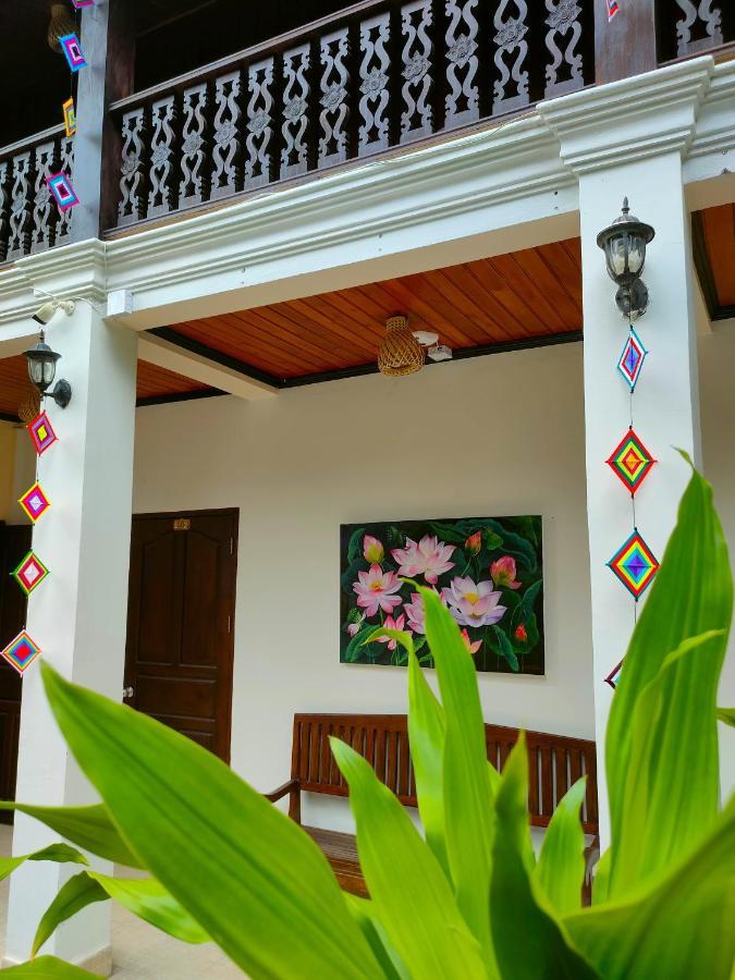 Lotus Corner - Heritage B&B Луанг Прабанг Екстериор снимка