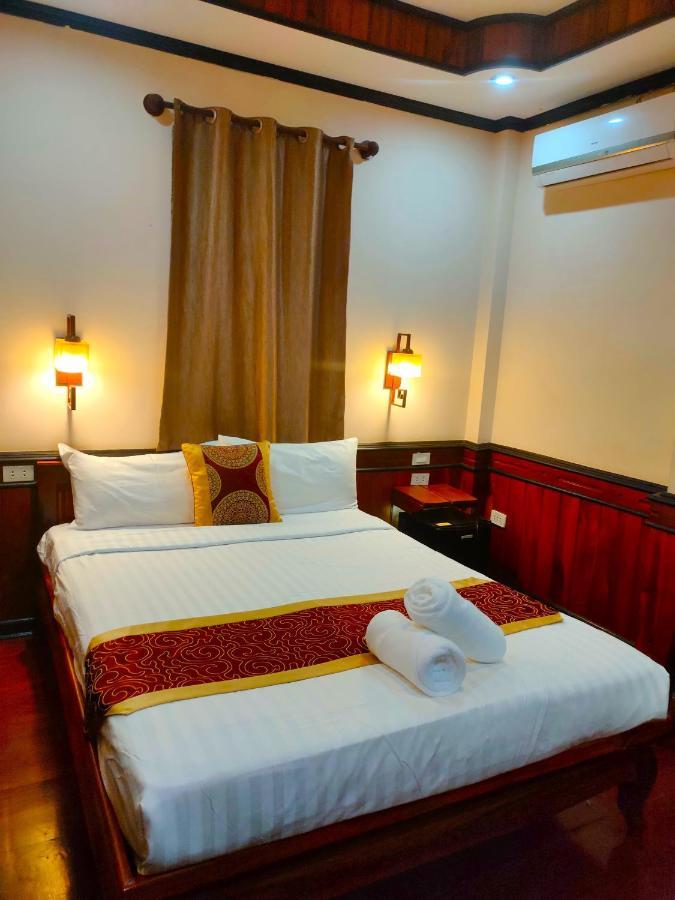 Lotus Corner - Heritage B&B Луанг Прабанг Екстериор снимка