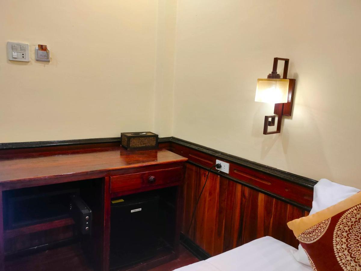 Lotus Corner - Heritage B&B Луанг Прабанг Екстериор снимка