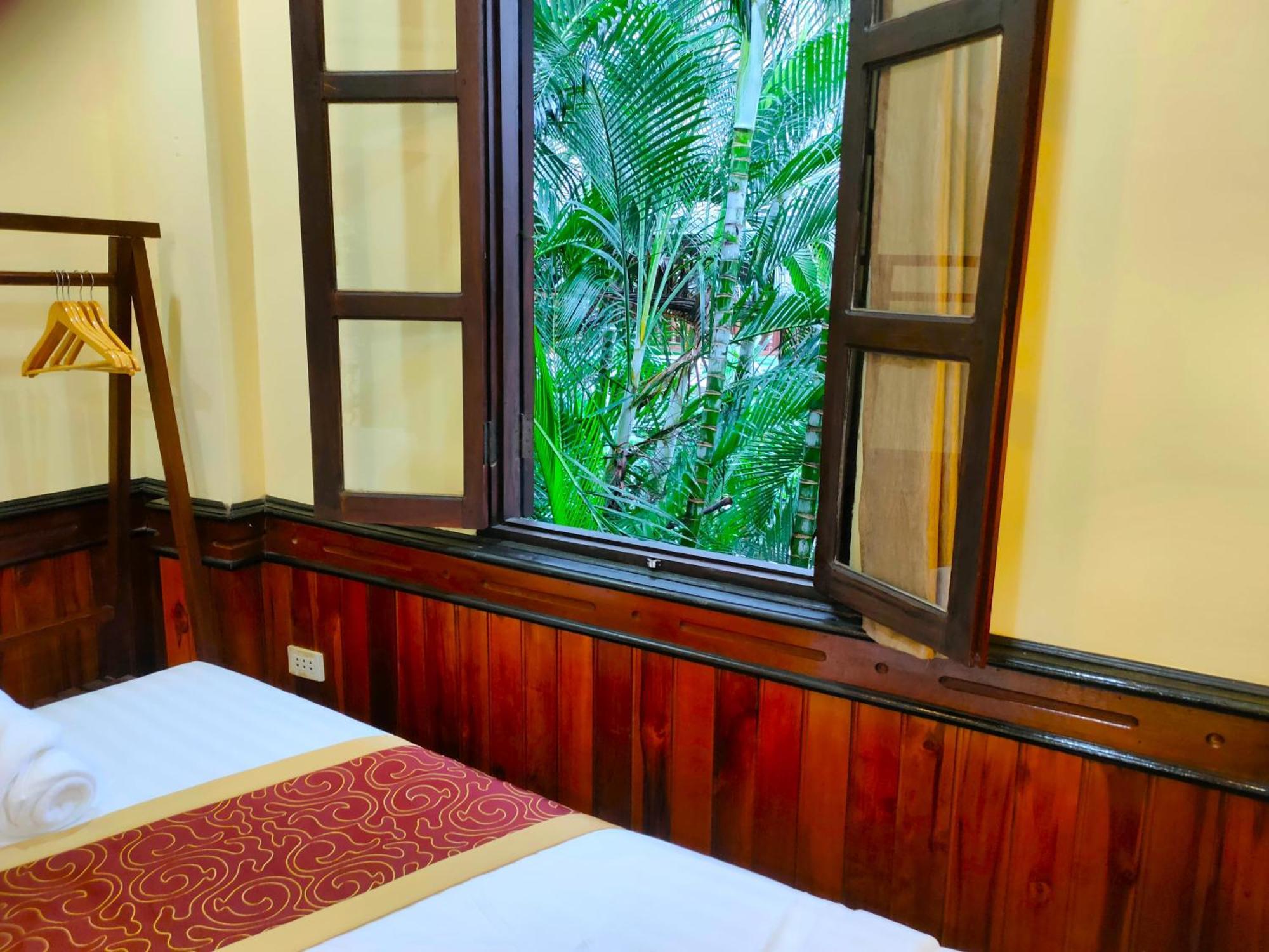 Lotus Corner - Heritage B&B Луанг Прабанг Екстериор снимка